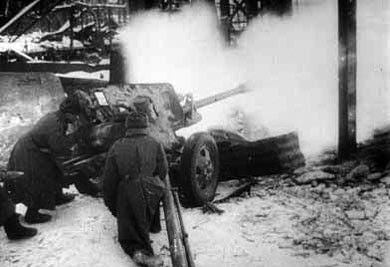 Soviet 76mm Zis-3 AT Gun & crew Stalingrad Winter Uniform